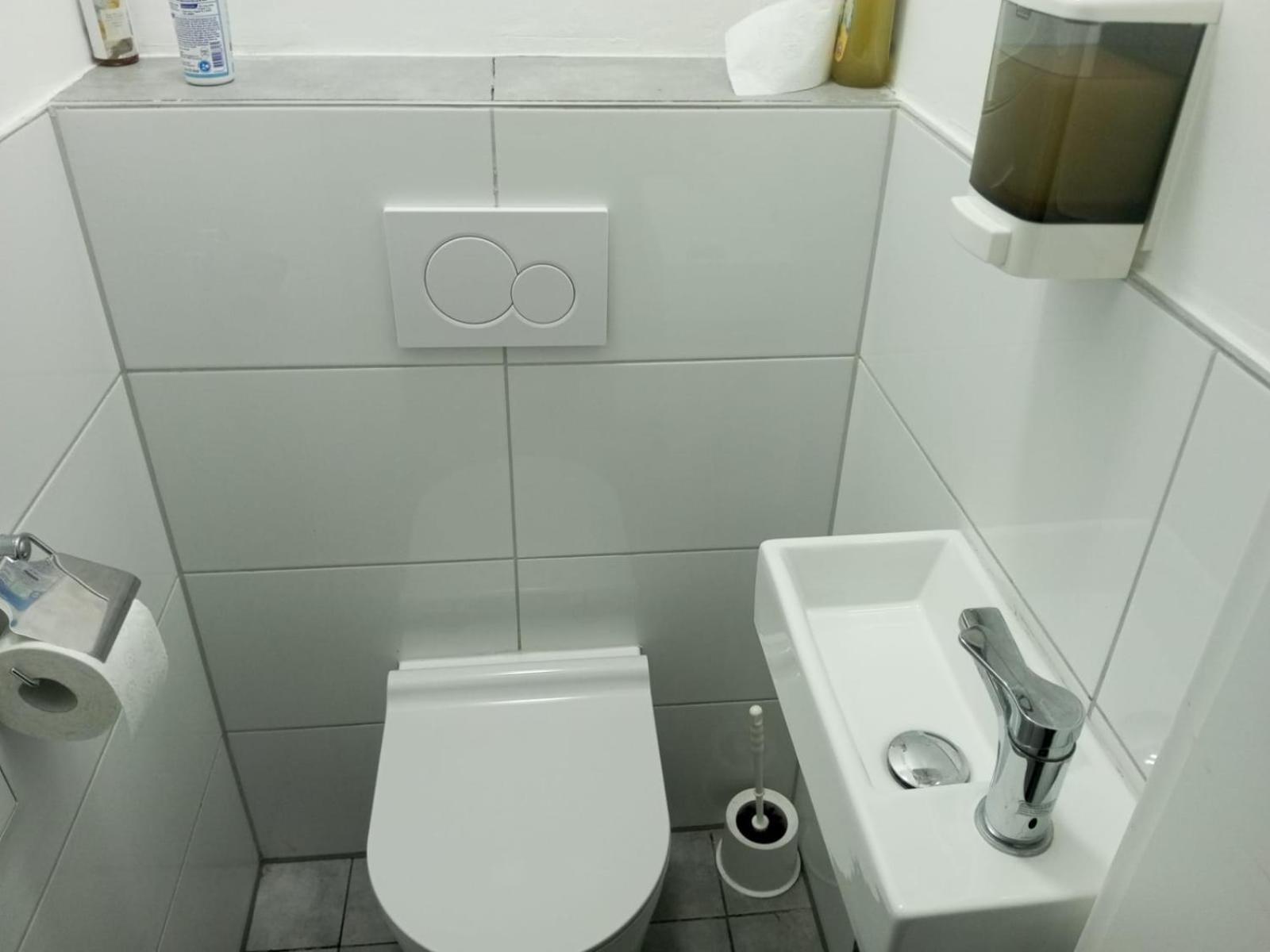 Gemuetliches Lisa Zimmer Mit Gemeinschaftskueche Heilbronn Zentrum 外观 照片