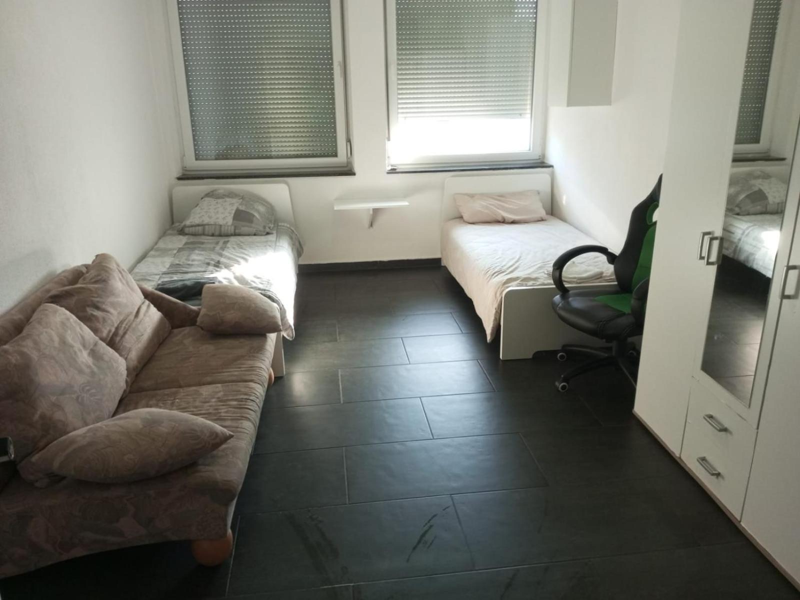 Gemuetliches Lisa Zimmer Mit Gemeinschaftskueche Heilbronn Zentrum 外观 照片